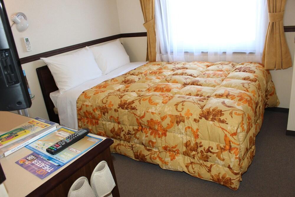 Toyoko Inn Saitama Iwatsuki Ekimae Exterior photo